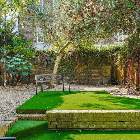 3 Bedroom Mews Home - Clapham Common - Free Private Parking - Sleeps 5 - Newly Refurbished - Sweetpea & Pillow Properties London Bagian luar foto