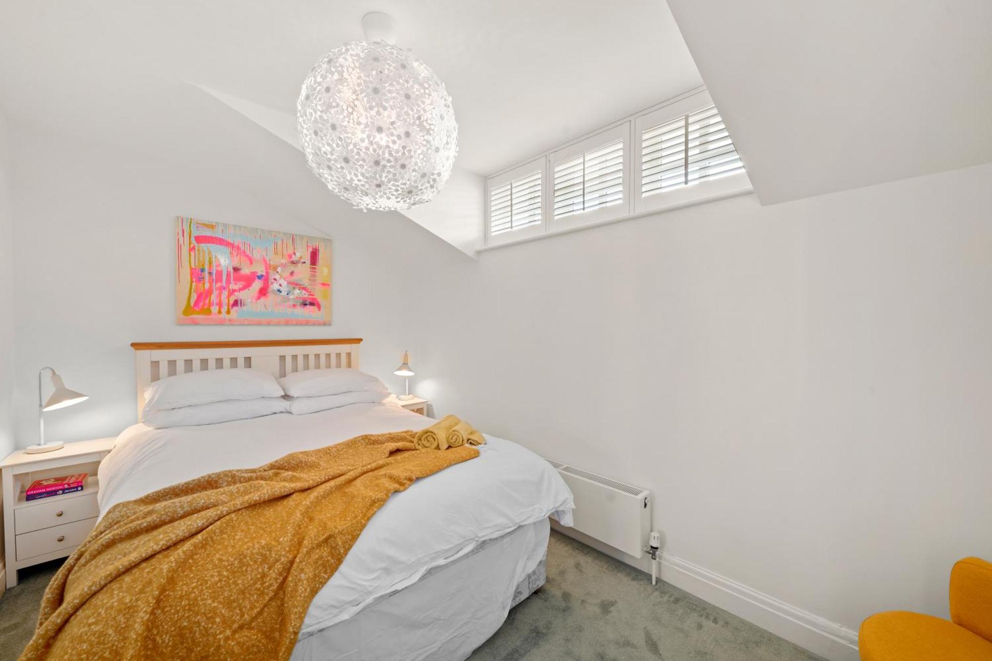 3 Bedroom Mews Home - Clapham Common - Free Private Parking - Sleeps 5 - Newly Refurbished - Sweetpea & Pillow Properties London Bagian luar foto