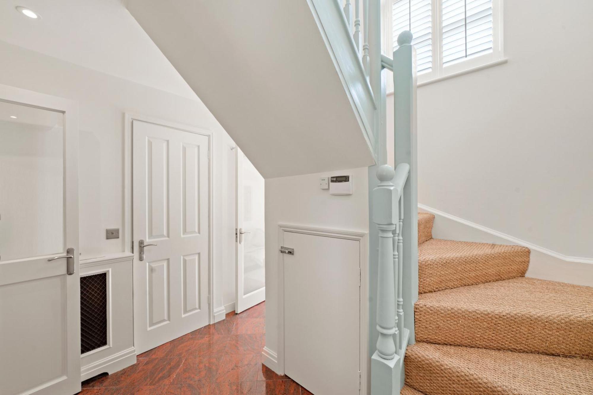 3 Bedroom Mews Home - Clapham Common - Free Private Parking - Sleeps 5 - Newly Refurbished - Sweetpea & Pillow Properties London Bagian luar foto